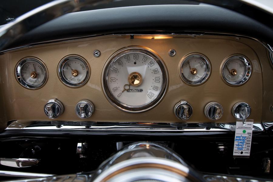 Панель приборов DeSoto Fireflite Adventurer Convertible Coupe Design Study (S-24) 1956 года  (фото 11 из 29)